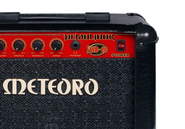 Entrada Auxiliar e Saída de Fones