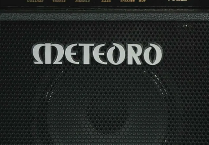 Entrada Auxiliar, Saída de Fones e Conexões