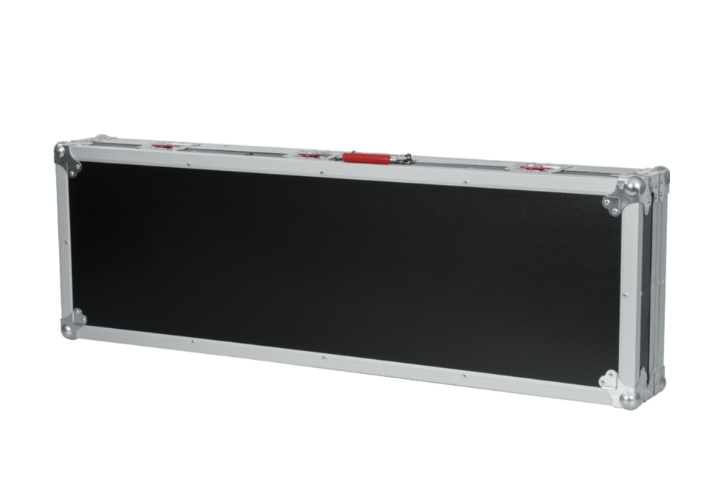 Estrutura de Madeira com Travas de Metal e Alças Reforçadas