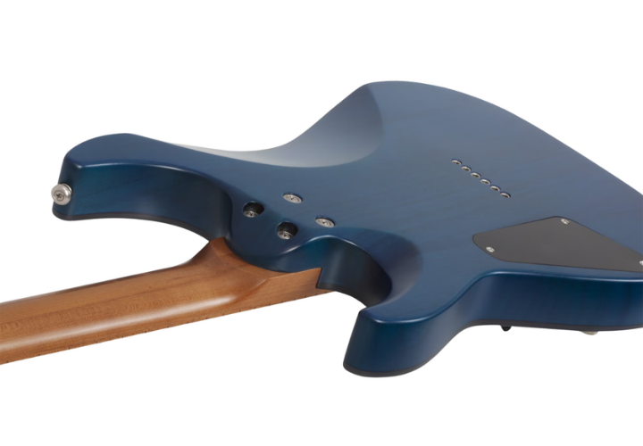 Corpo Basswood com Acabamento Black Fade e Binding Branco