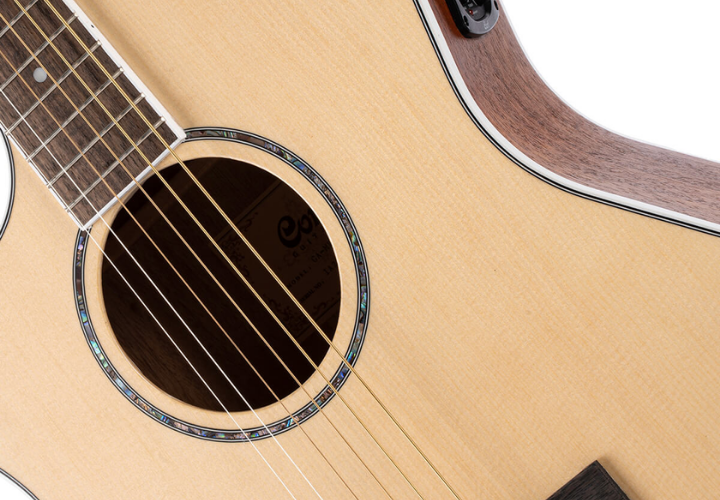 Escala Merbau e Braço Mahogany